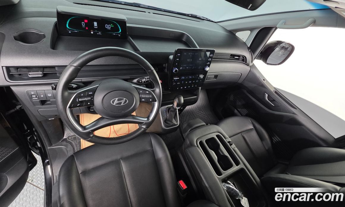 Hyundai Staria фото 7