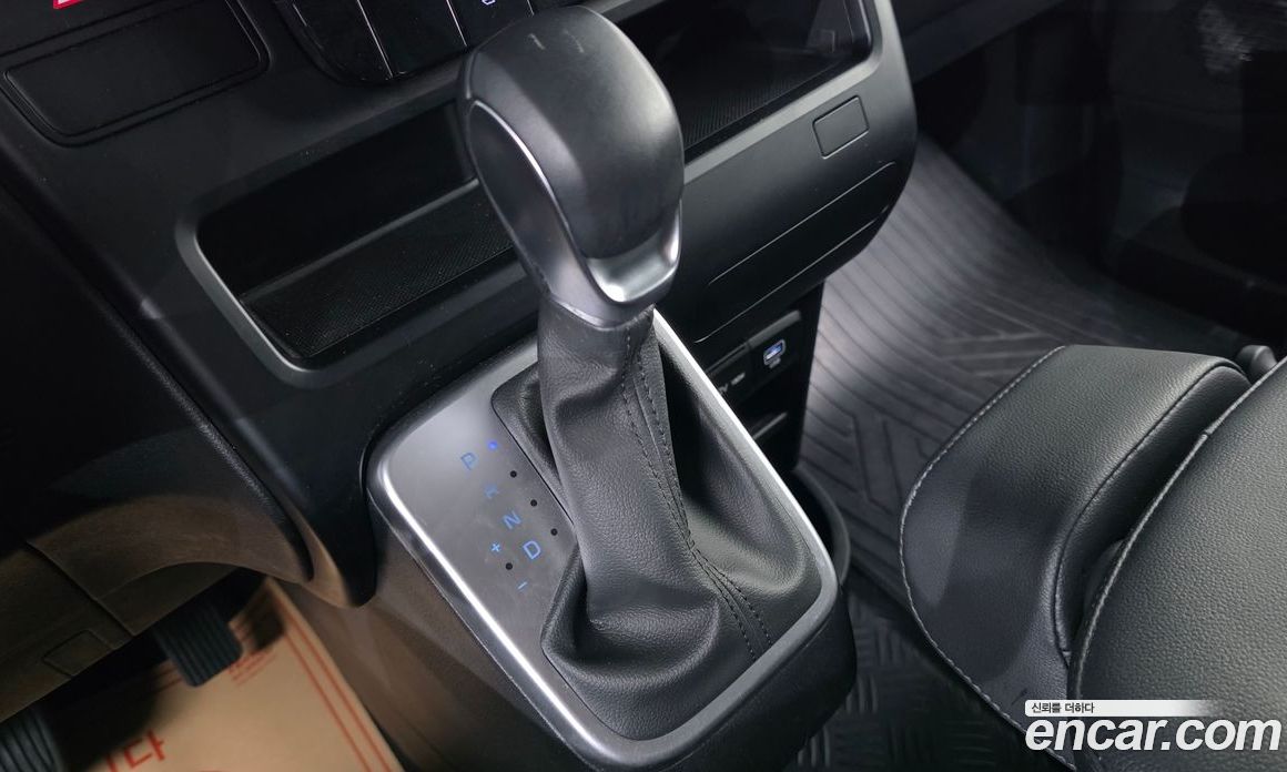 Hyundai Staria фото 9