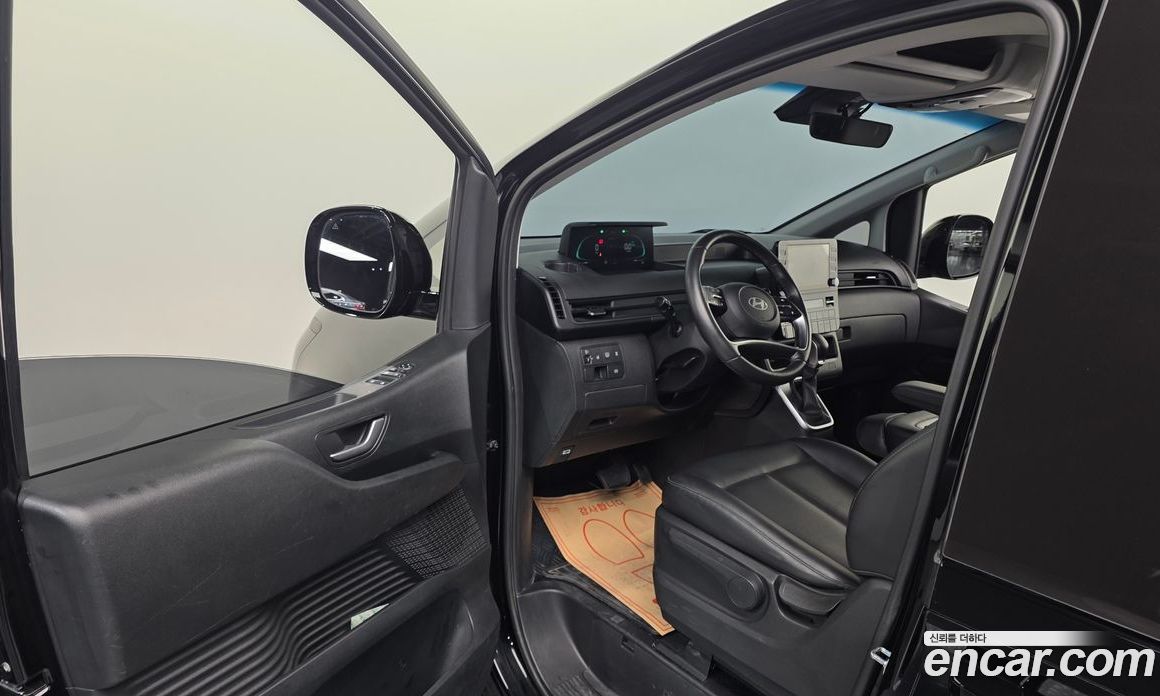Hyundai Staria фото 10