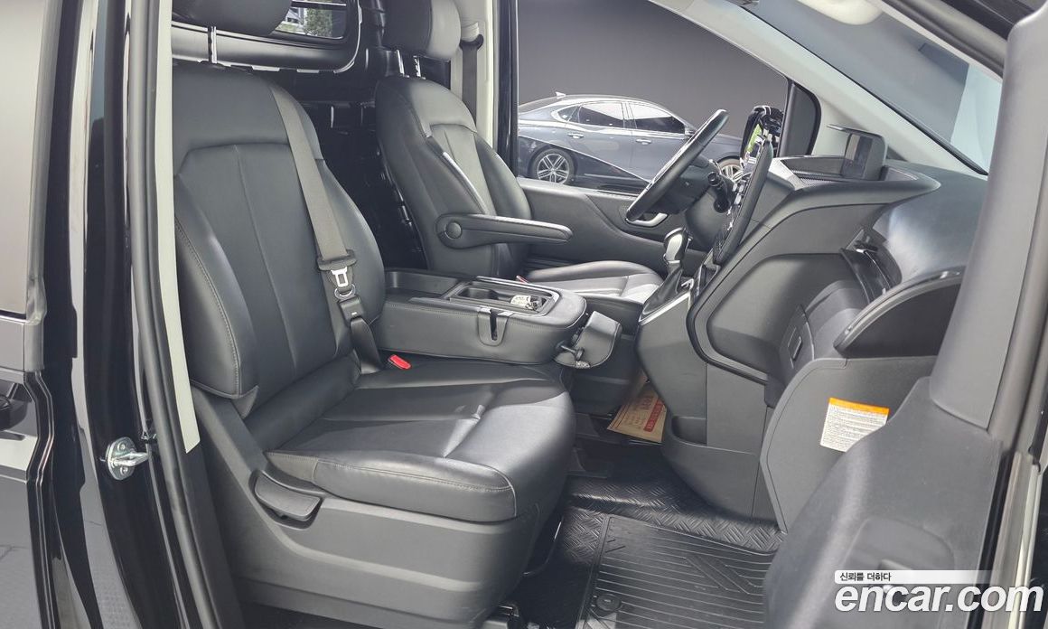 Hyundai Staria фото 11