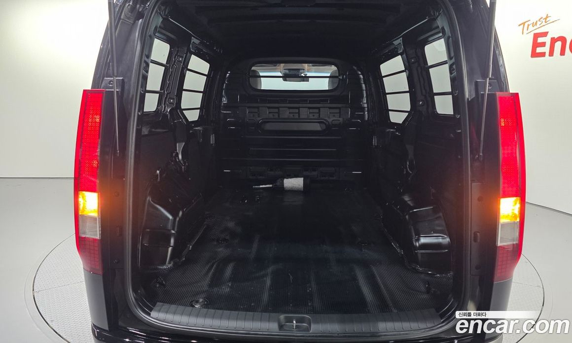 Hyundai Staria фото 20