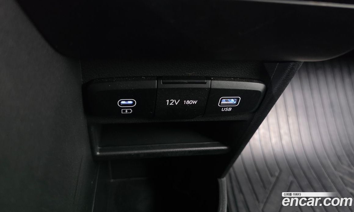 Hyundai Staria фото 29