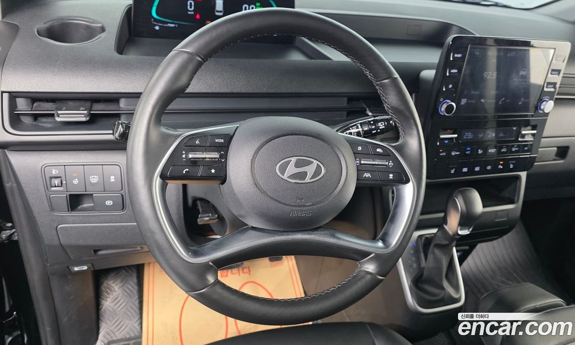 Hyundai Staria фото 30