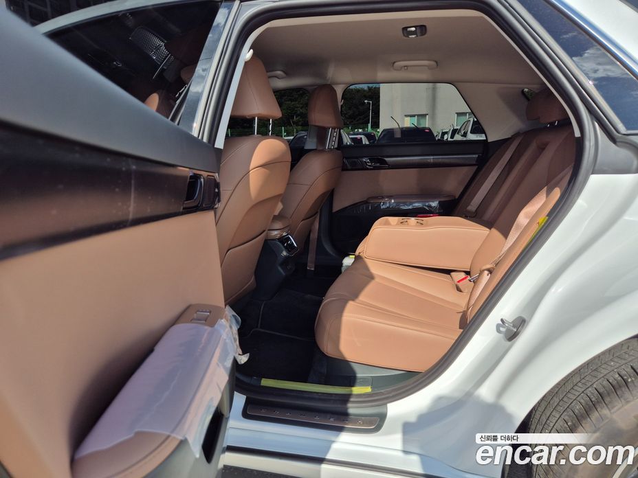 Hyundai Grandeur (GN7) фото 8