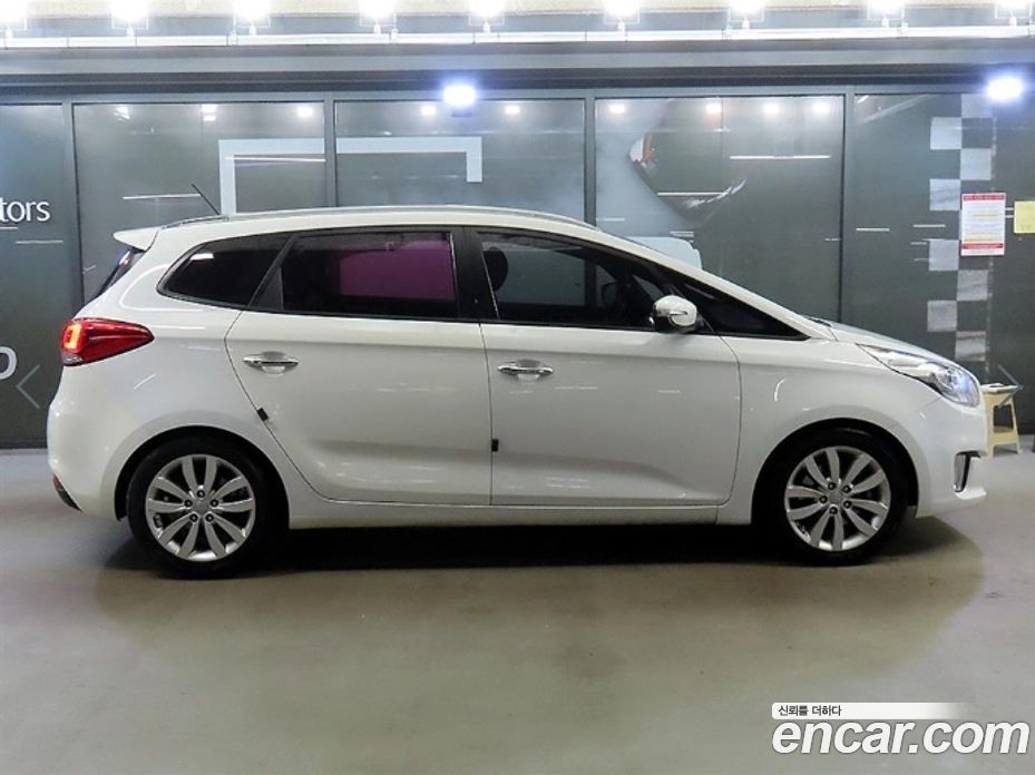 Kia Carens 3rd Gen фото 3