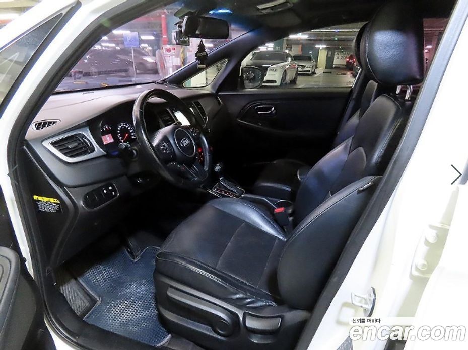 Kia Carens 3rd Gen фото 6