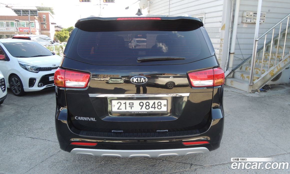 Kia Carnival 3rd Gen фото 5
