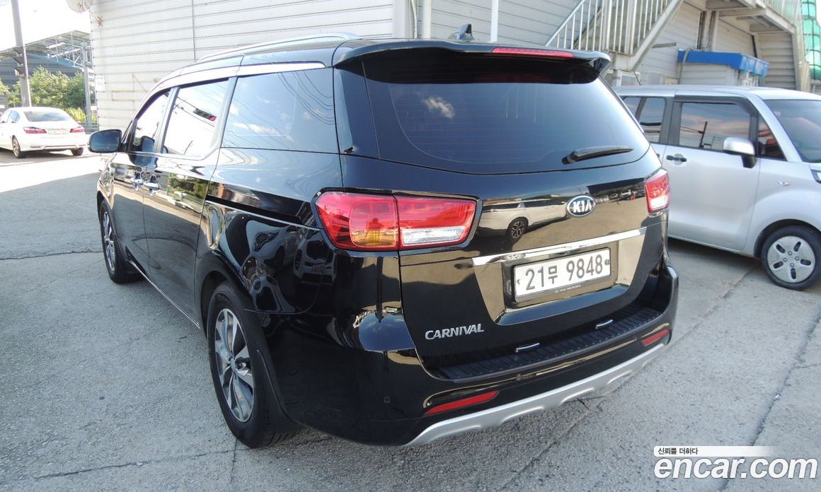 Kia Carnival 3rd Gen фото 6
