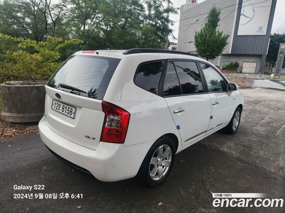 Kia Carens 2nd Gen фото 3