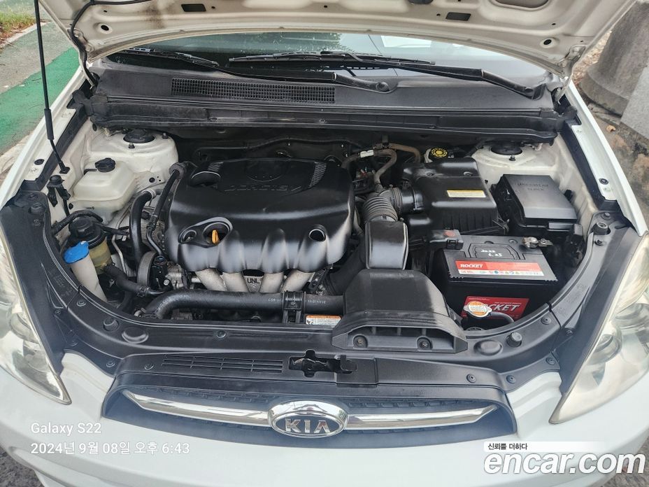 Kia Carens 2nd Gen фото 6