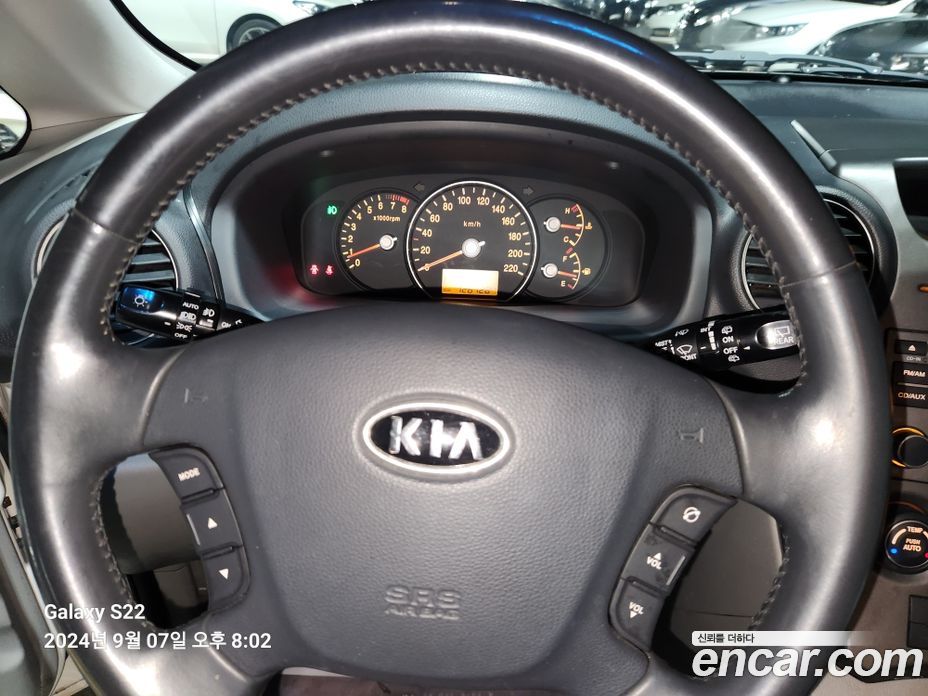 Kia Carens 2nd Gen фото 16