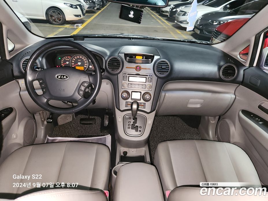 Kia Carens 2nd Gen фото 18
