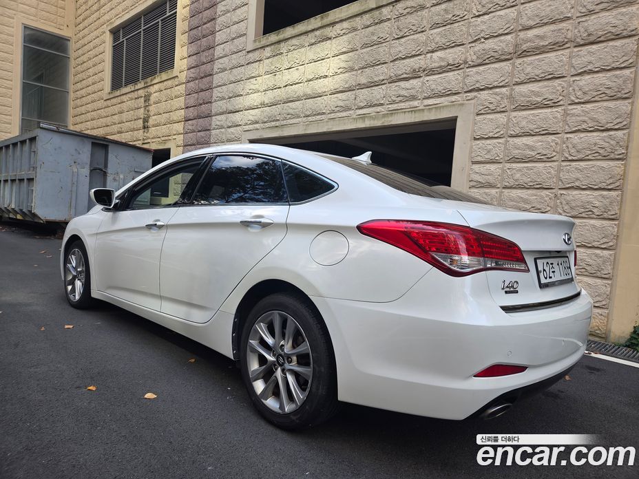 Hyundai i40 Saloon фото 7