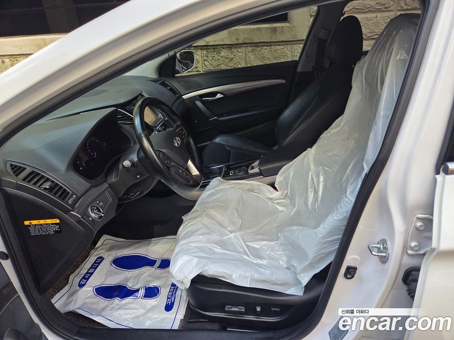 Hyundai i40 Saloon фото 8