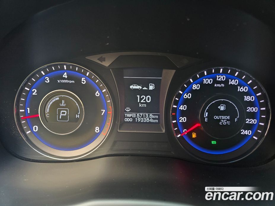 Hyundai i40 Saloon фото 12