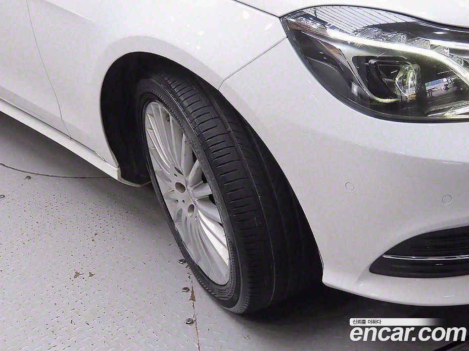 Mercedes-Benz E-Class W212 фото 5