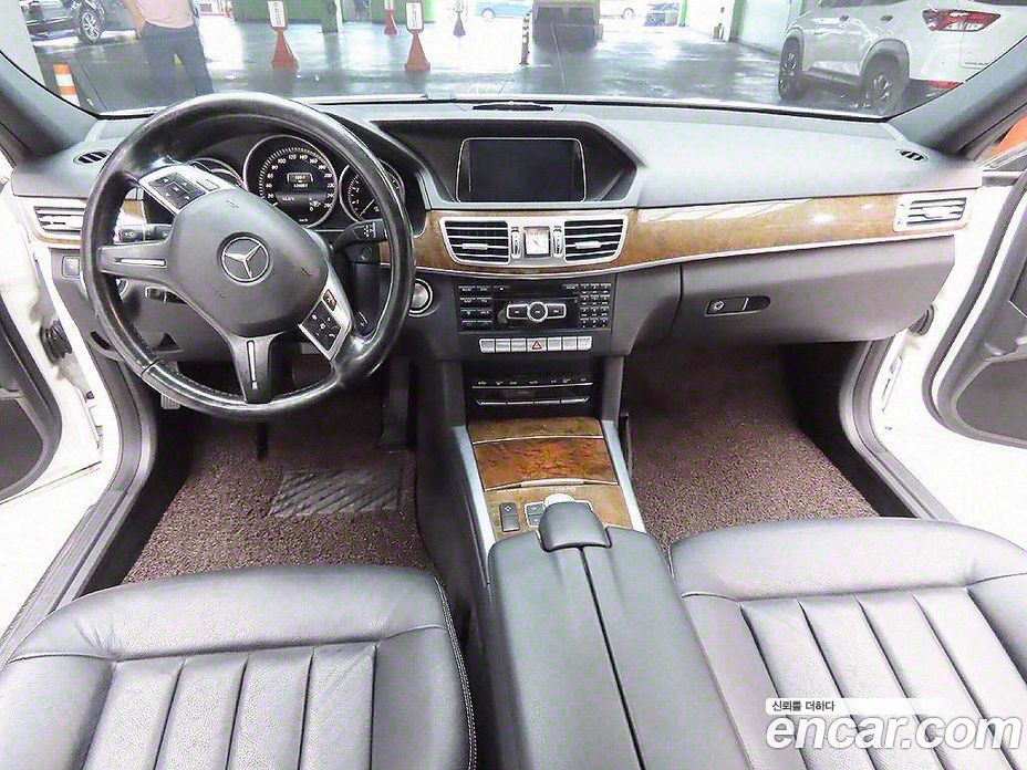 Mercedes-Benz E-Class W212 фото 9