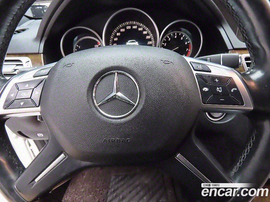 Mercedes-Benz E-Class W212 фото 14