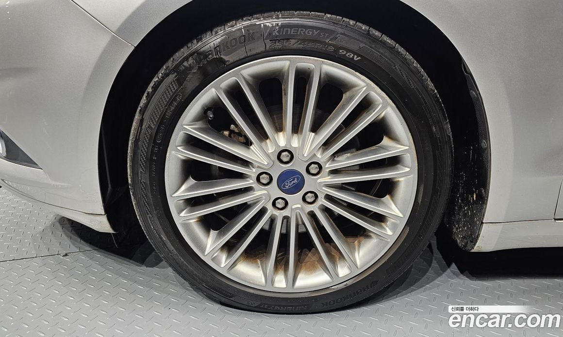 Ford Fusion фото 5