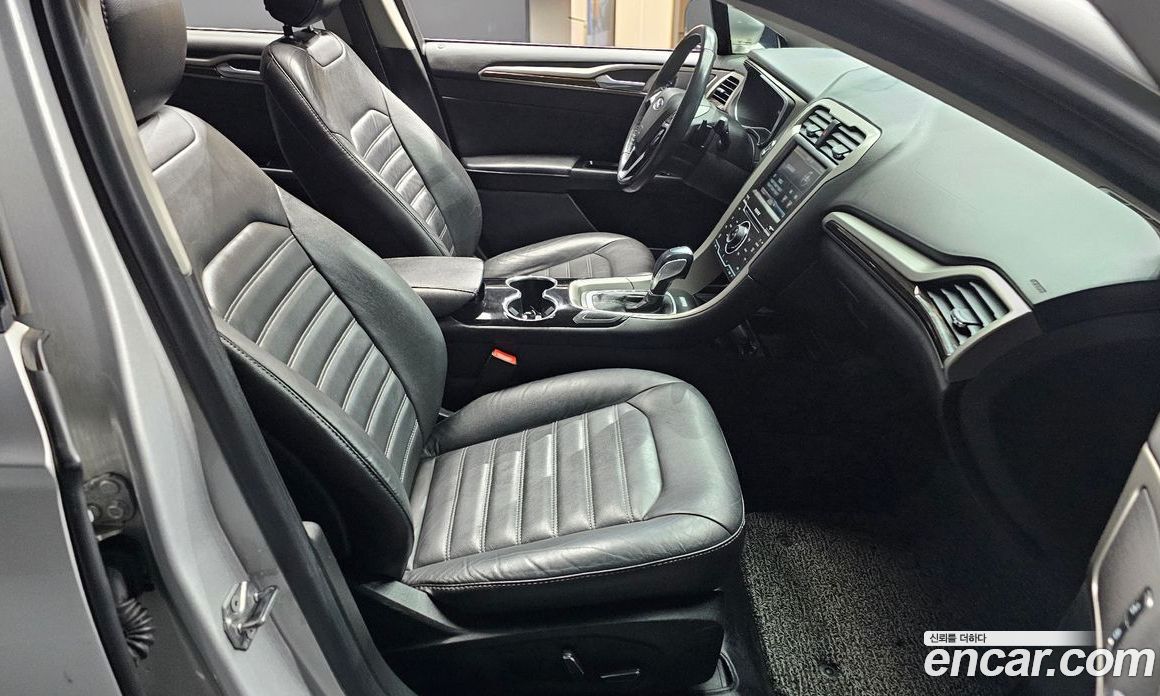 Ford Fusion фото 10