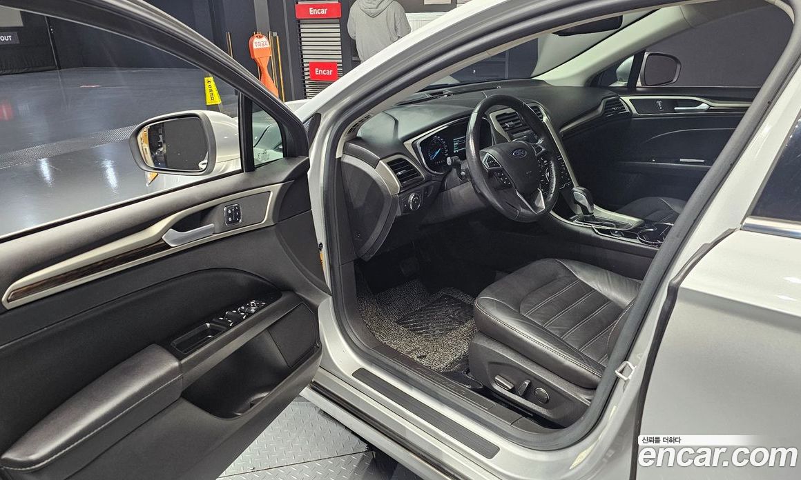 Ford Fusion фото 11