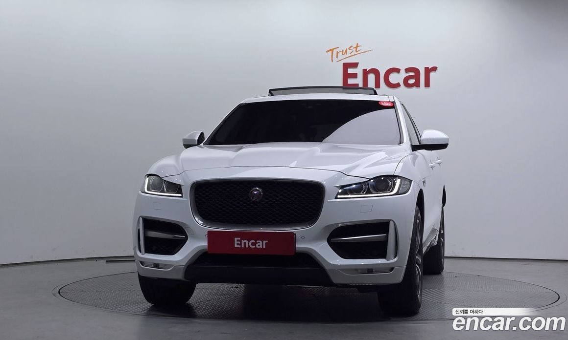 Jaguar F-PACE фото 3