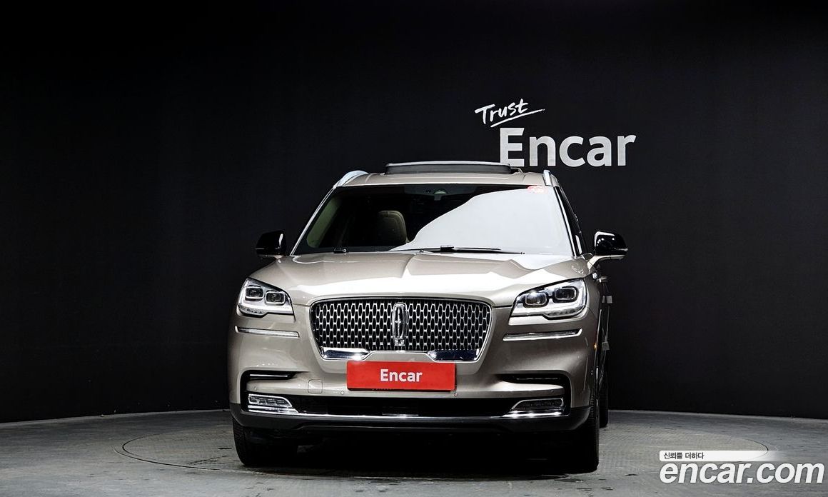 Lincoln Aviator 2nd Gen фото 3