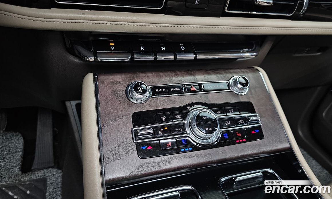 Lincoln Aviator 2nd Gen фото 9