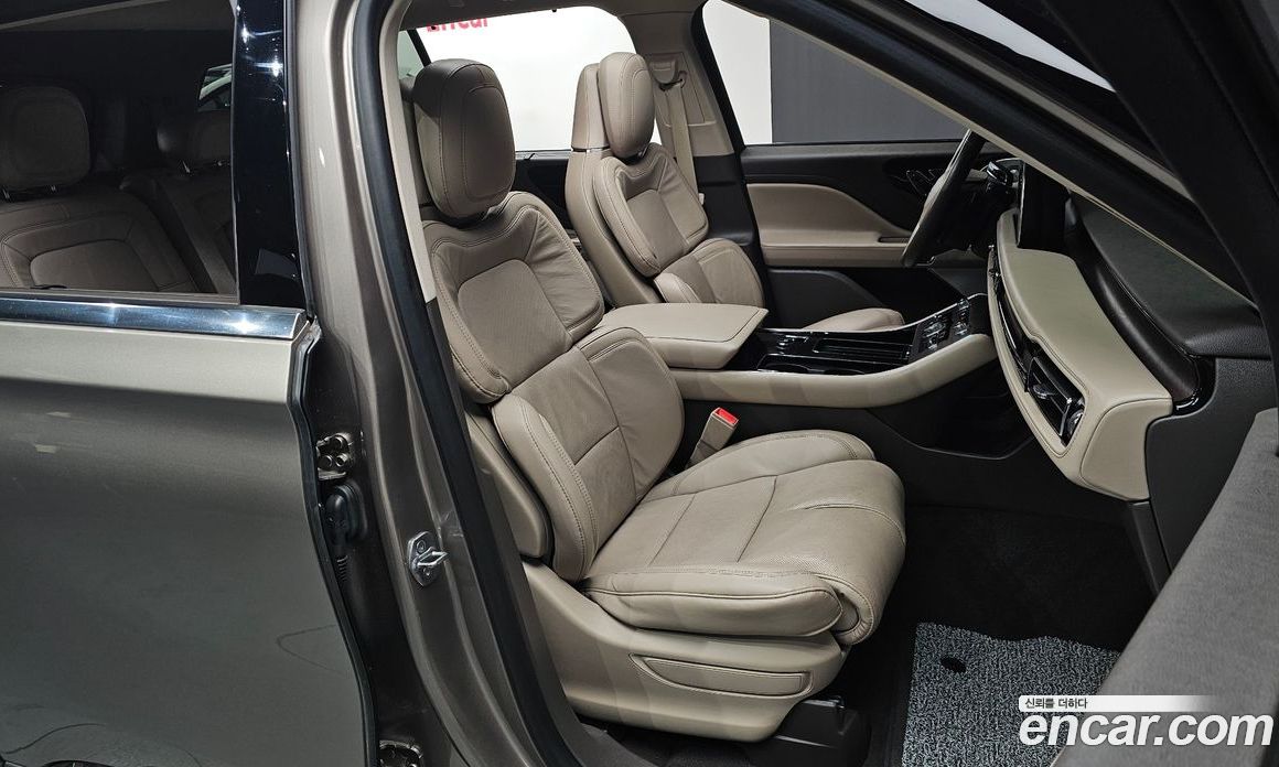 Lincoln Aviator 2nd Gen фото 10