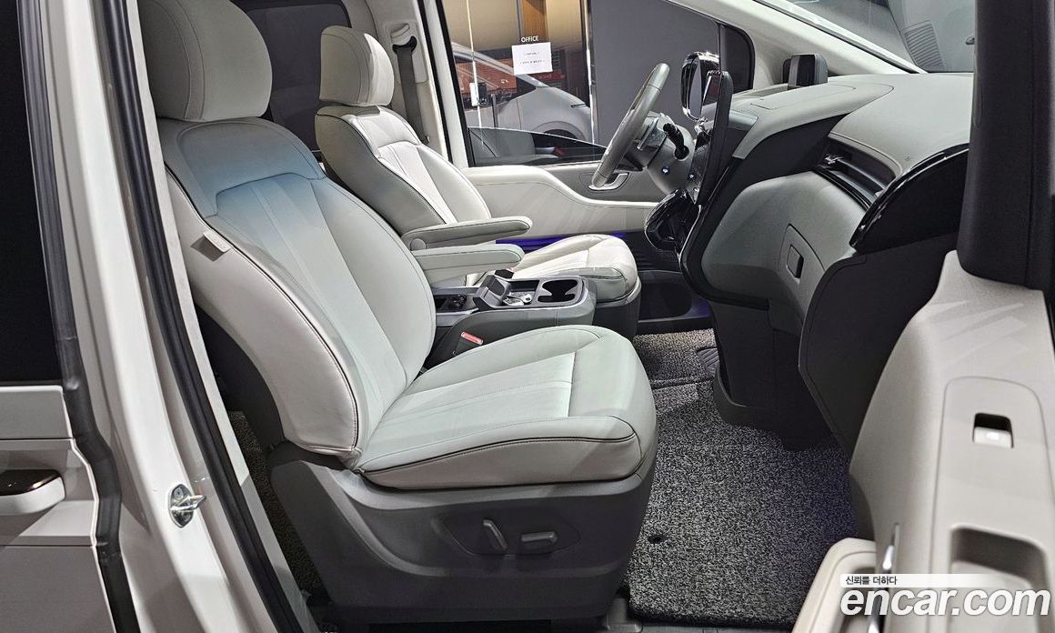 Hyundai Staria фото 10