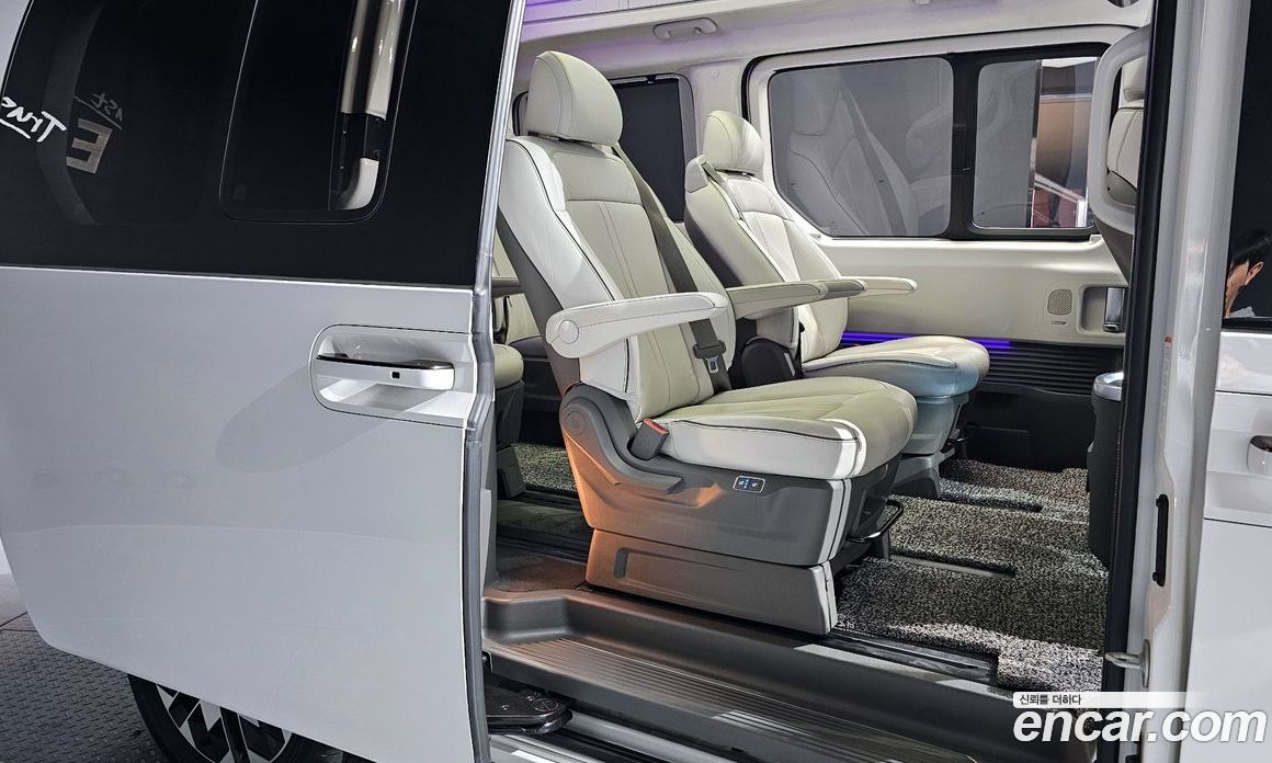 Hyundai Staria фото 12