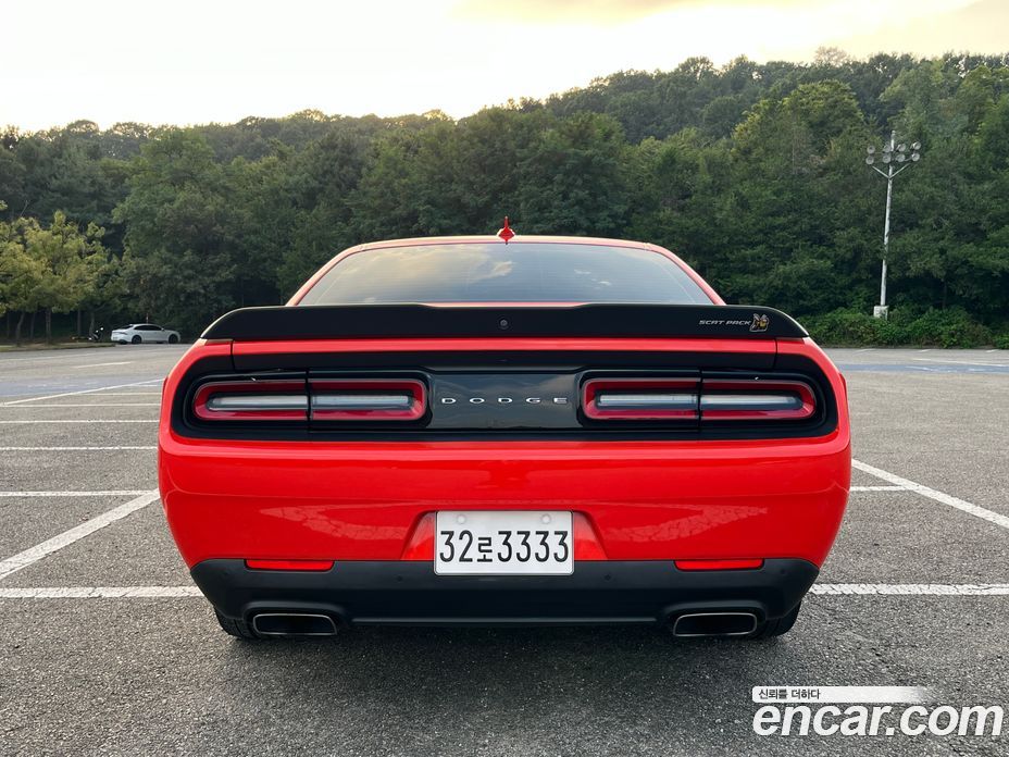 Dodge Challenger фото 4