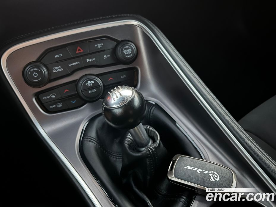 Dodge Challenger фото 7