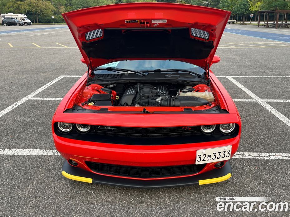 Dodge Challenger фото 18