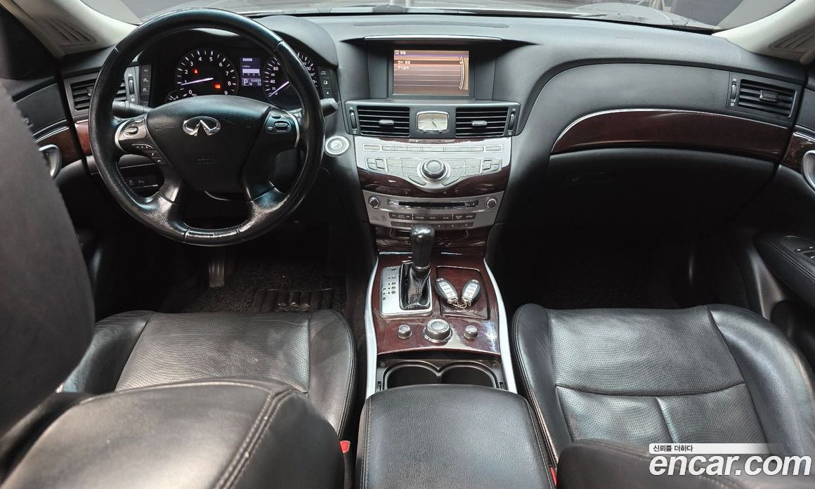 Infiniti M37 фото 7