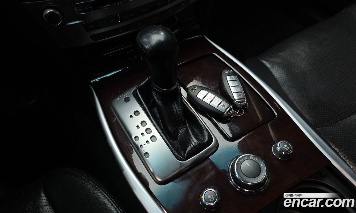 Infiniti M37 фото 9