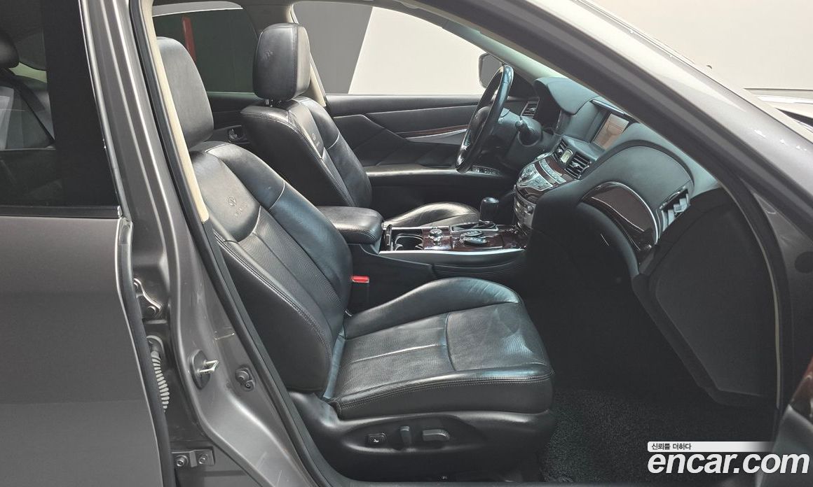 Infiniti M37 фото 10