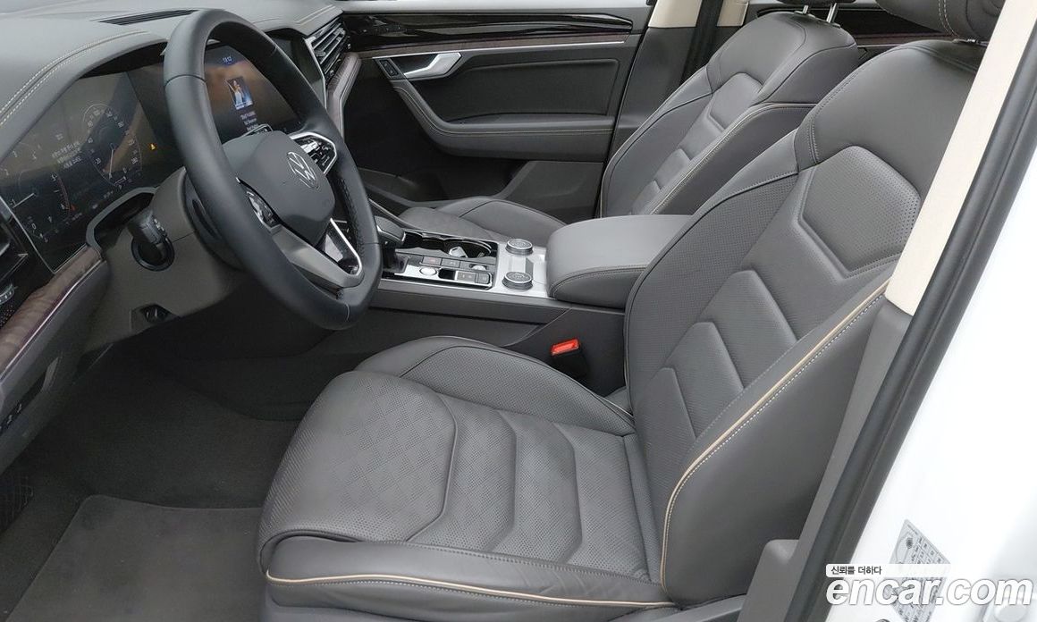Volkswagen Touareg 3rd Gen фото 10