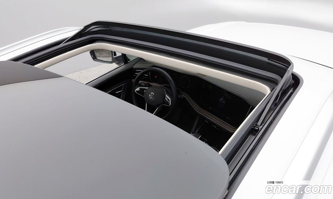 Volkswagen Touareg 3rd Gen фото 19