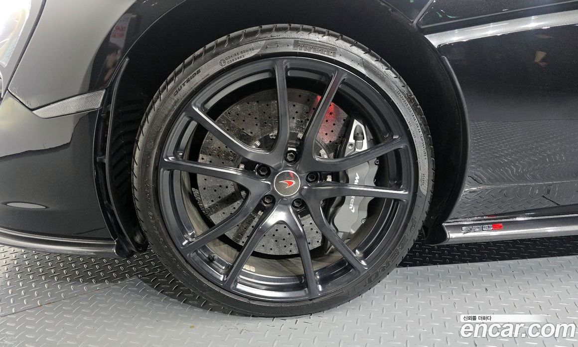 McLaren 570S фото 5