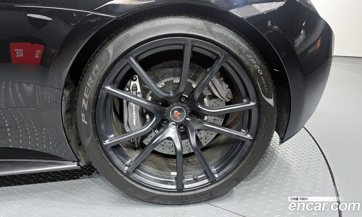 McLaren 570S фото 21