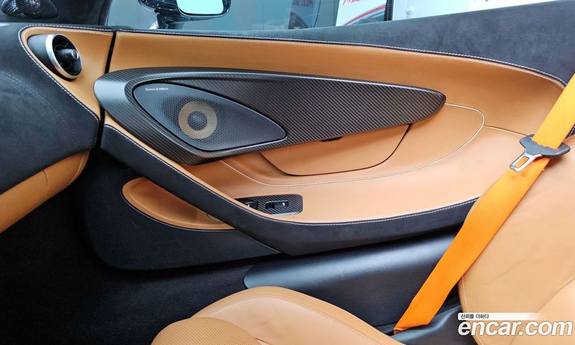 McLaren 570S фото 25