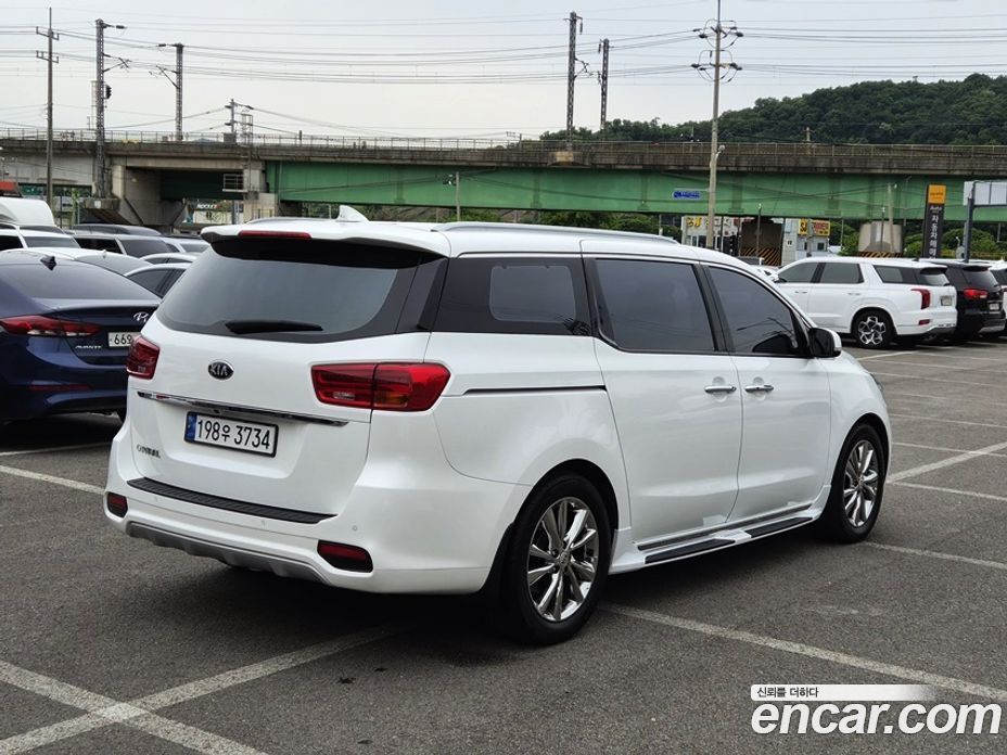 Kia Carnival 3rd Gen Restyling фото 2
