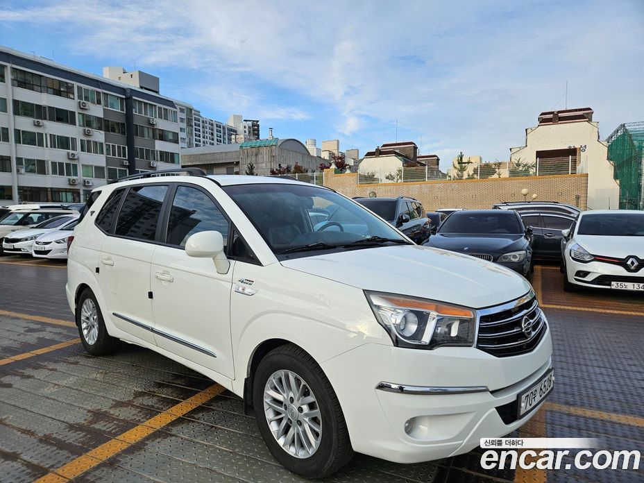 SsangYong (KG Mobility) Korando Turismo фото 2