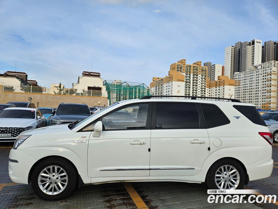 SsangYong (KG Mobility) Korando Turismo фото 7