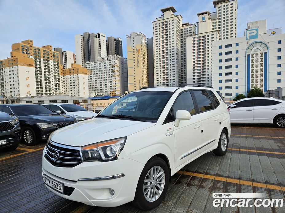 SsangYong (KG Mobility) Korando Turismo фото 8