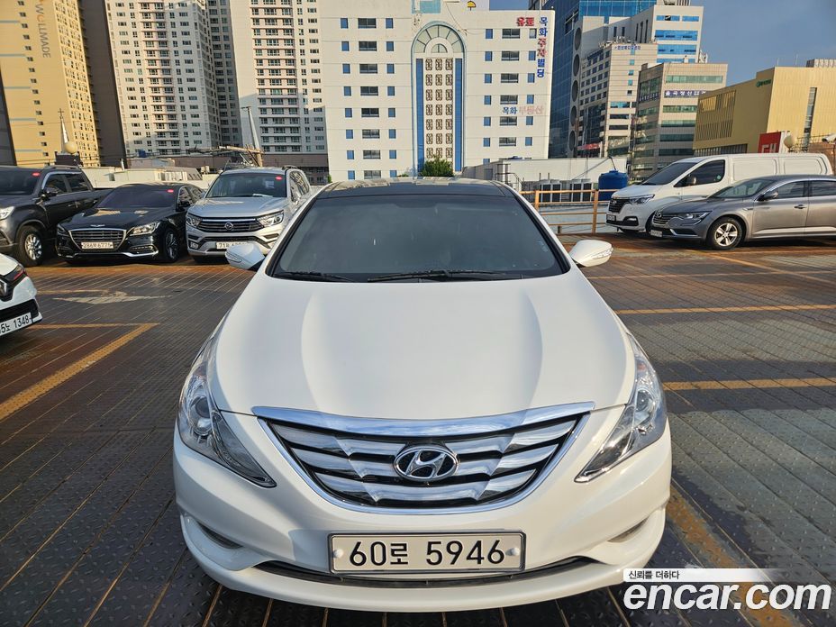 Hyundai Sonata (YF) з Кореї