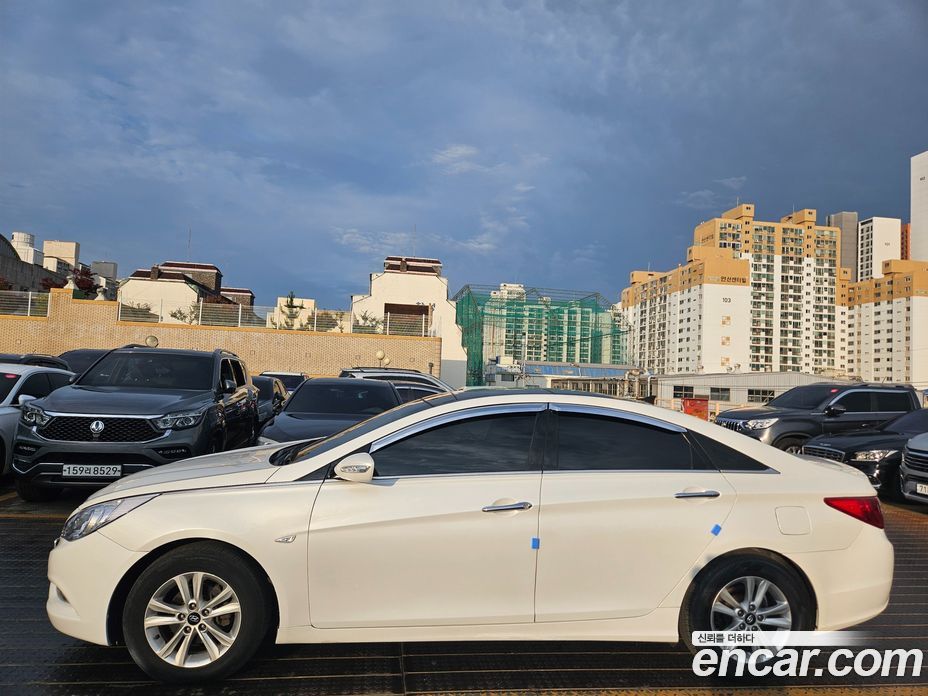 Hyundai Sonata (YF) фото 3