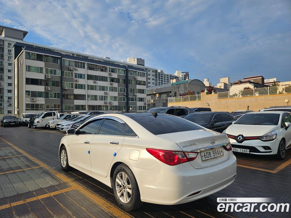 Hyundai Sonata (YF) фото 4