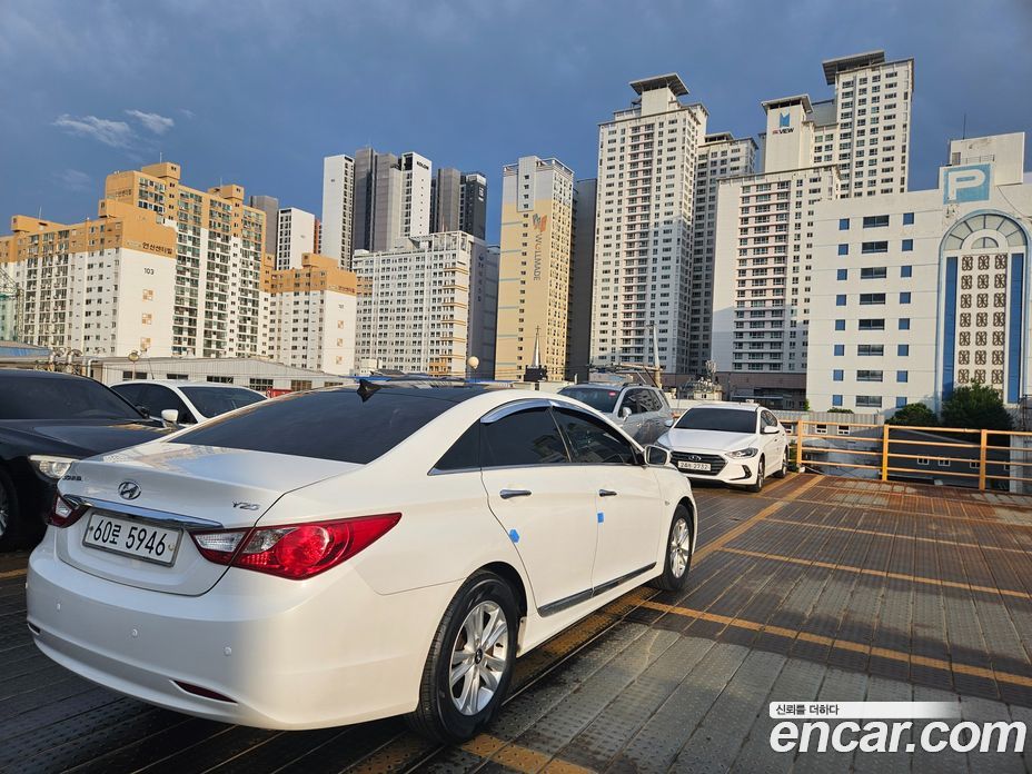 Hyundai Sonata (YF) фото 6